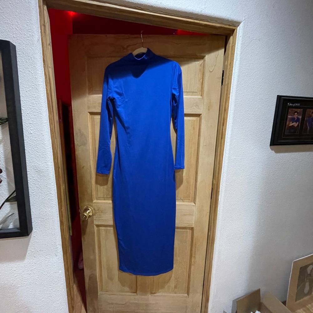 Elegant Blue Long Sleeve Dress